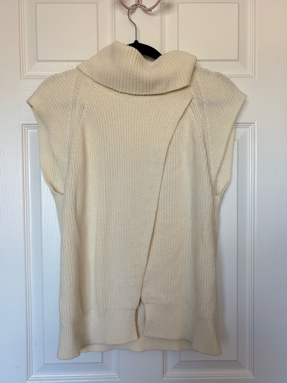 Banana Republic Cream Cowl Neck Sweater Vest Top Size Medium - Picture 2 of 6